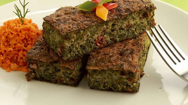 کوکو سبزی از غذاهای کم هزینه و ارزان