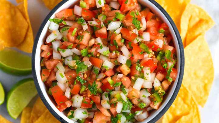 مراحل تهیه سالاد سالسای تابستانی مراحل تهیه سالاد سالسای تابستانی