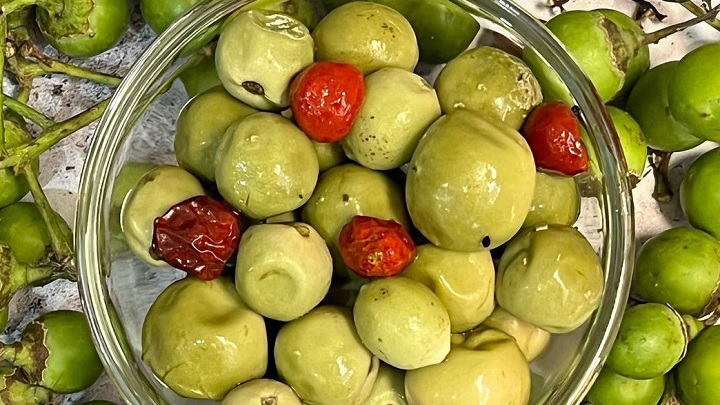 مراحل تهیه ترشی سپستون