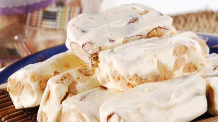 مراحل تهیه نوقای تبریز با گردو مراحل تهیه نوقای تبریز با گردو