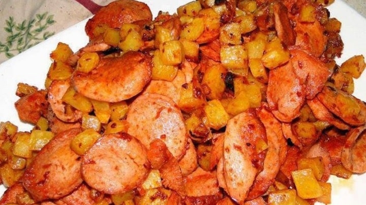 سوسیس بندری از غذاهای کم هزینه و ارزان سوسیس بندری از غذاهای کم هزینه و ارزان