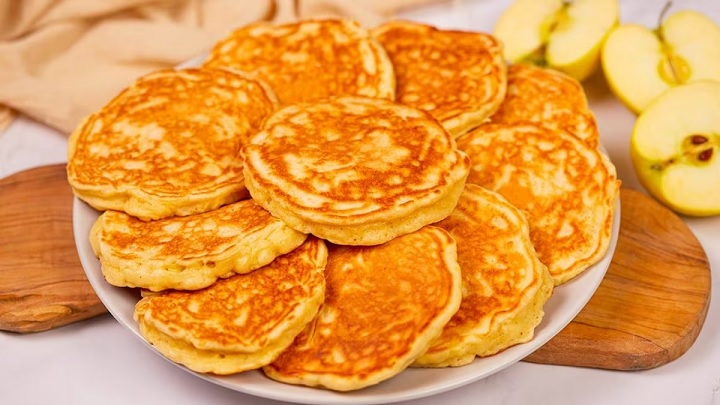 طرز تهیه پنکیک سیب رنده شده و دارچین طرز تهیه پنکیک سیب رنده شده و دارچین