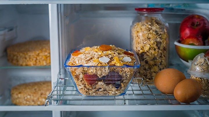 تخم مرغ پخته شده در یخچال زود فاسد می‌شود