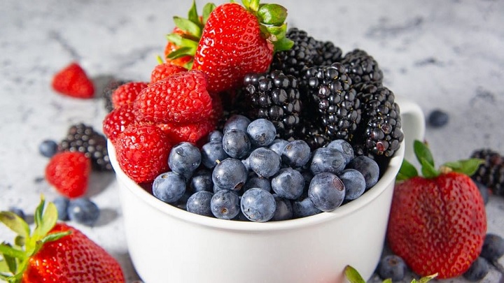 فاسد شدن انواع توت و تمشک در یخچال