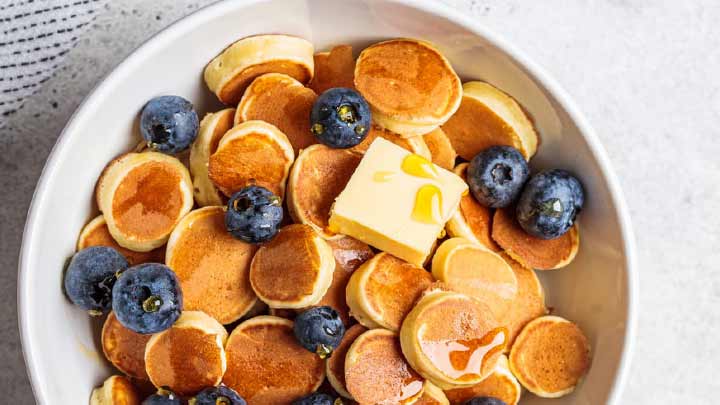 مراحل تهیه پنکیک دکمهای مراحل تهیه پنکیک دکمهای