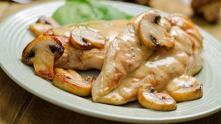 طرز تهیه خوراک مرغ و قارچ مخصوص