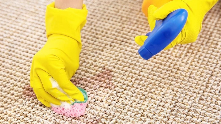 نحوه تمیز کردن ماده رنگی از روی فرش نحوه تمیز کردن ماده رنگی از روی فرش