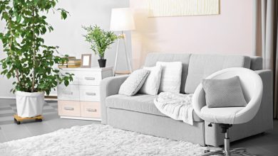 راهکارهای طلایی برای تمیز کردن لکه‌های مبل سفید و فرش روشن