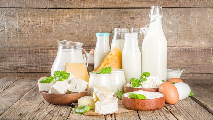 لبنیات از غذاهای موثر در پیری زودرس