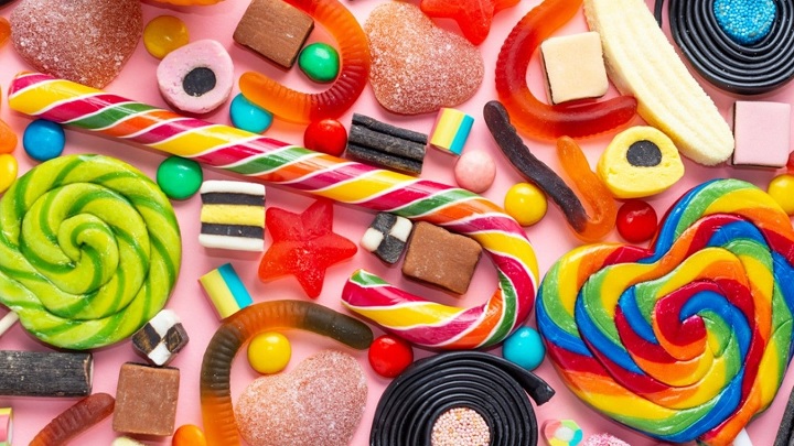 شیرینی و شکلات از خوراکیهای غیرمجاز با معده خالی شیرینی و شکلات از خوراکیهای غیرمجاز با معده خالی