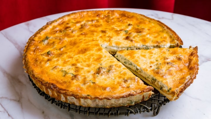 مراحل تهیه کیش قارچ و ژامبون