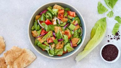 طرز تهیه سالاد فتوش لبنانی خوشمزه؛ با سس مخصوص