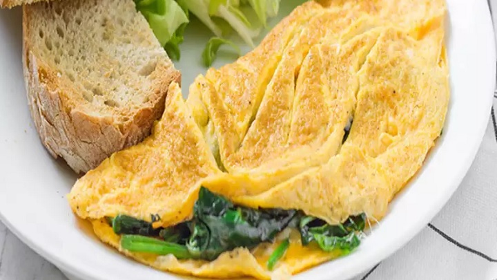 مراحل تهیه املت کاهو فرانسوی