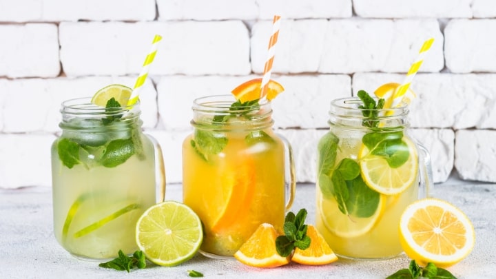 مراحل تهیه موهیتو با پرتقال مراحل تهیه موهیتو با پرتقال