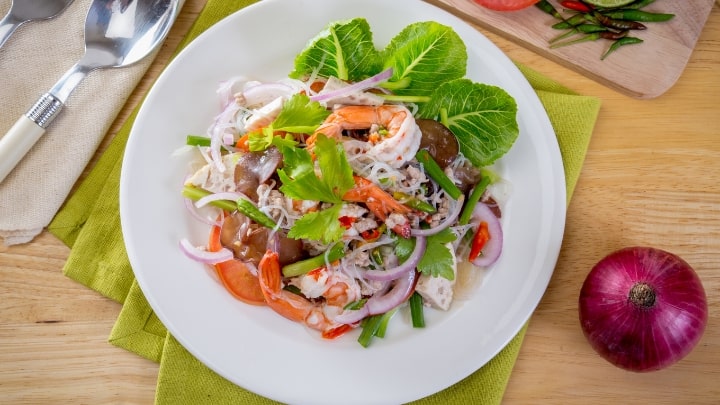 نکات و فوت و فنهای تهیه سالاد نودل نکات و فوت و فنهای تهیه سالاد نودل