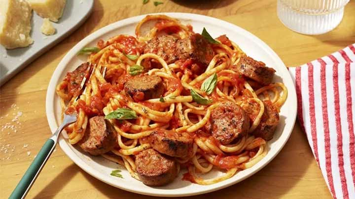 طرز تهیه نودل با سوسیس طرز تهیه نودل با سوسیس