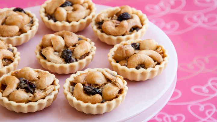 نکات و فوت و فنهای تهیه شیرینی آجیلی نکات و فوت و فنهای تهیه شیرینی آجیلی