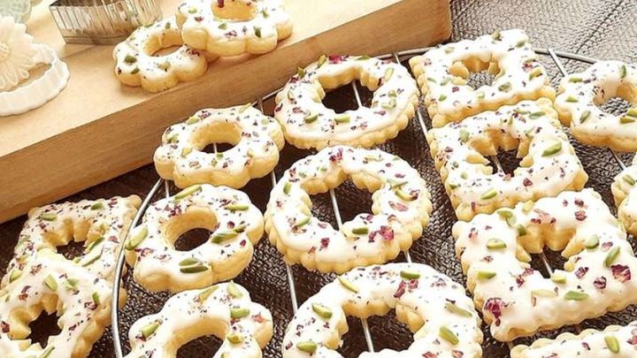 مراحل تهیه شیرینی آجیلی مراحل تهیه شیرینی آجیلی