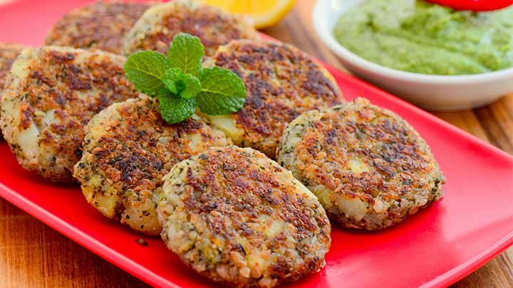 فوت و فن کوزهگری در تهیه کوکو سیب زمینی با سبزیجات معطر فوت و فن کوزهگری در تهیه کوکو سیب زمینی با سبزیجات معطر