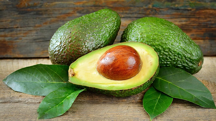 آووکادو رسیده در یخچال