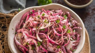 طرز تهیه پیاز سماقی چاشنی بی‌نظیر انواع غذا