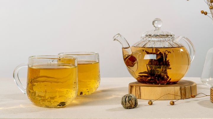 چای ترش یکی از دمنوشهای گیاهی خوش عطر برای رقیق کردن خون چای ترش یکی از دمنوشهای گیاهی خوش عطر برای رقیق کردن خون