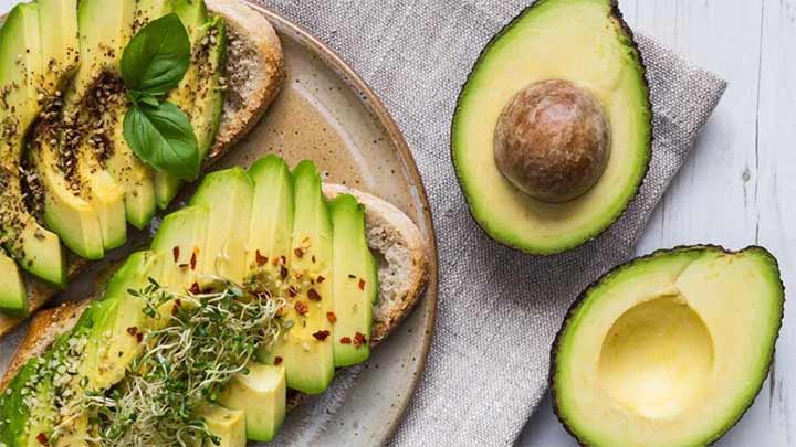 آووکادو از بهترین میوهها برای رفع یبوست آووکادو از بهترین میوهها برای رفع یبوست