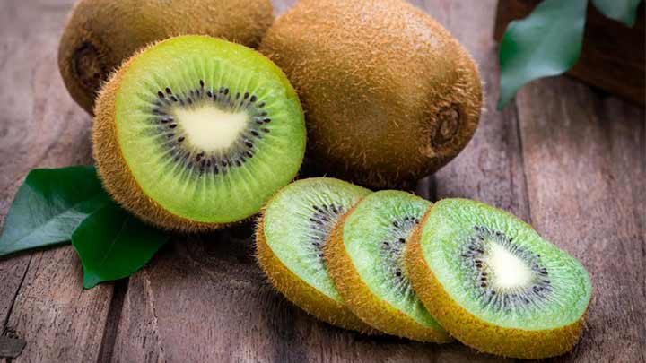 کیوی از بهترین میوهها برای رفع یبوست کیوی از بهترین میوهها برای رفع یبوست