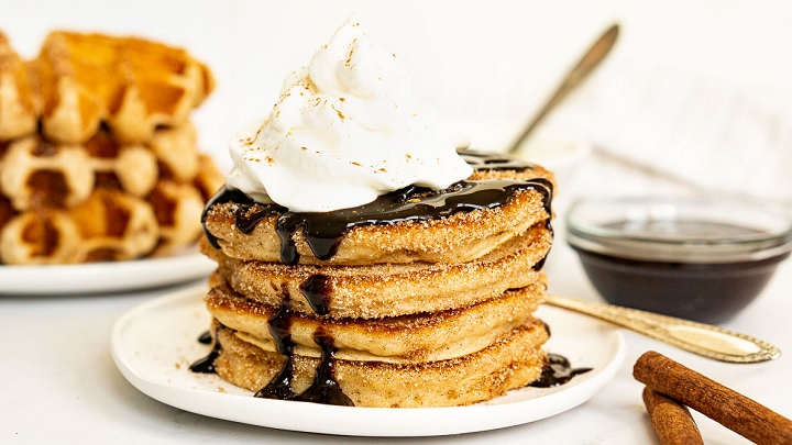 مراحل تهیه پنکیک چورو مراحل تهیه پنکیک چورو