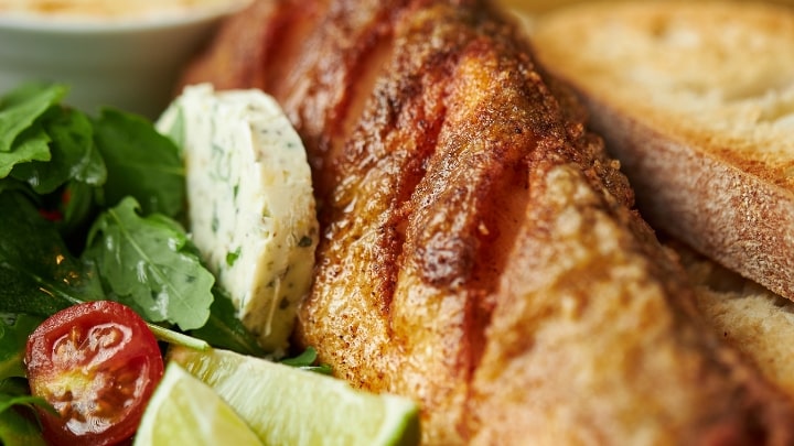 نکات و فوت و فنهای تهیه خوراک ماهی نکات و فوت و فنهای تهیه خوراک ماهی