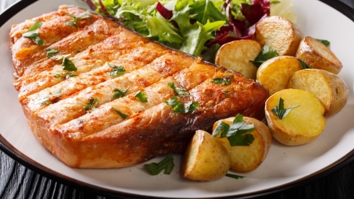 مراحل تهیه خوراک ماهی مراحل تهیه خوراک ماهی