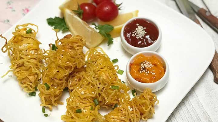 مراحل تهیه نودل سوخاری برای شام امشب مراحل تهیه نودل سوخاری برای شام امشب