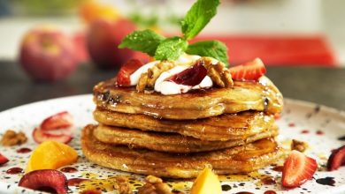 طرز تهیه پنکیک یونانی به صورت شربتی؛ خوشمزه و مخصوص