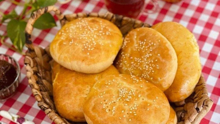 مراحل تهیه نان فطیر اراکی مراحل تهیه نان فطیر اراکی