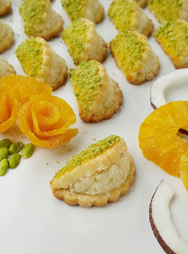 شیرینی قطاب آناناسی برای عید نوروز شیرینی قطاب آناناسی برای عید نوروز