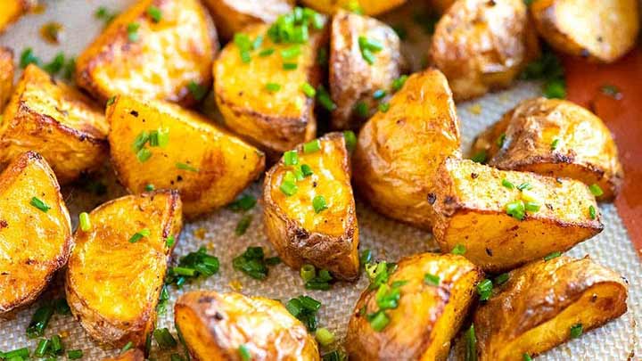 طرز تهیه سیب زمینی تنوری