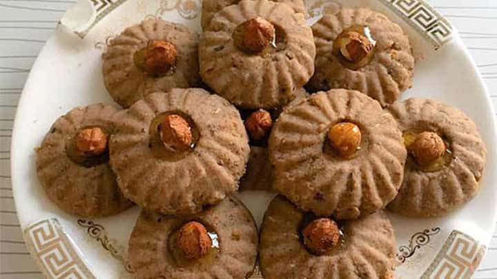 مراحل تهیه شیرینی فندقی مراحل تهیه شیرینی فندقی