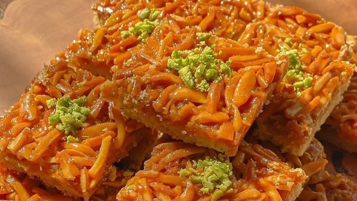 مواد لازم برای تهیه فلورنتینا بادامی