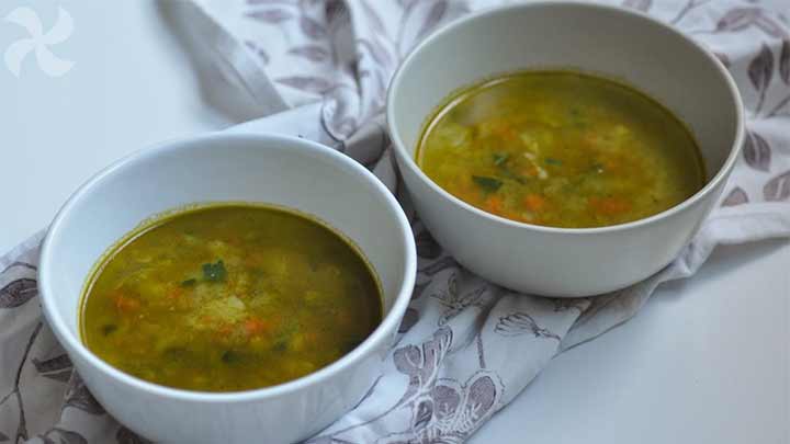 مراحل تهیه سوپ سبزیجات و عدس