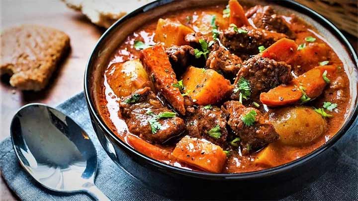 مراحل تهیه خورشت هویج (زردک) مراحل تهیه خورشت هویج (زردک)