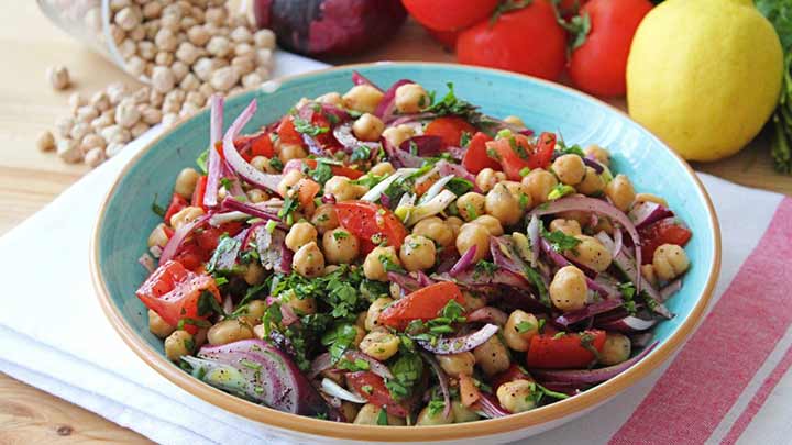 طرز تهیه سالاد نخود رژیمی
