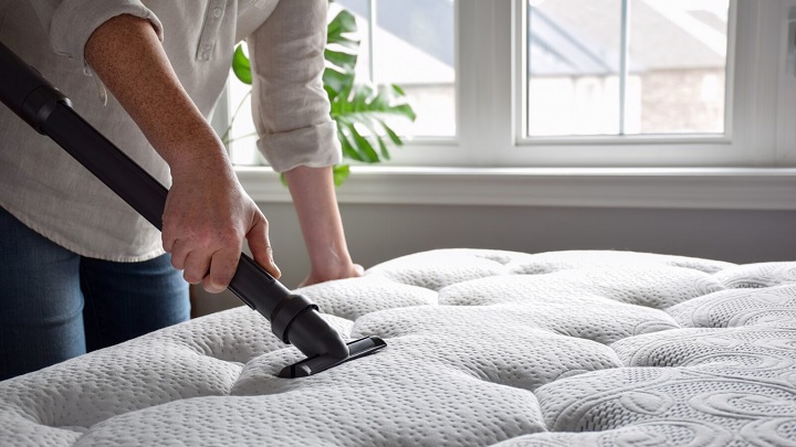 ضدعفونی و لک زدایی تشک در خانه