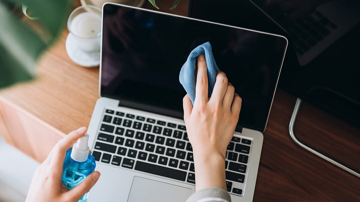 مراحل تمیز کردن مانیتور و صفحه نمایش ال سی دی