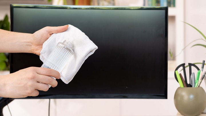 بهترین روش‌های تمیز کردن مانیتور و ال سی دی