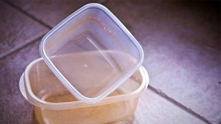 تمیز کردن پلاستیکهای زرد و کدر با استفاده از اکسیدان مو تمیز کردن پلاستیکهای زرد و کدر با استفاده از اکسیدان مو