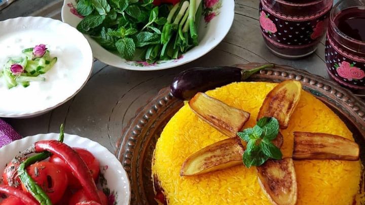 طرز تهیه بادمجان پلو بدون گوشت طرز تهیه بادمجان پلو بدون گوشت