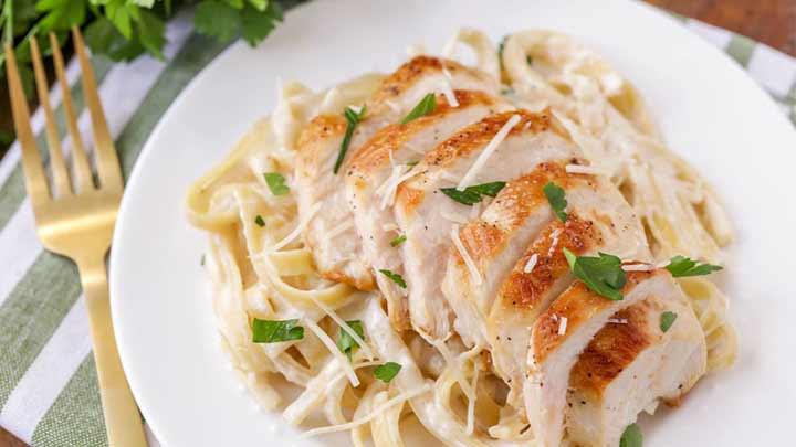 مراحل تهیه فتوچینی با مرغ مراحل تهیه فتوچینی با مرغ