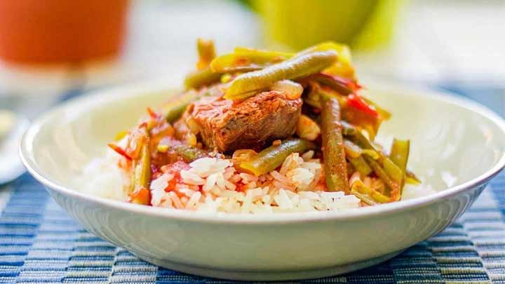 خوراک لوبیا سبز (راگو) با گوشت تکهای خورشتی خوراک لوبیا سبز (راگو) با گوشت تکهای خورشتی