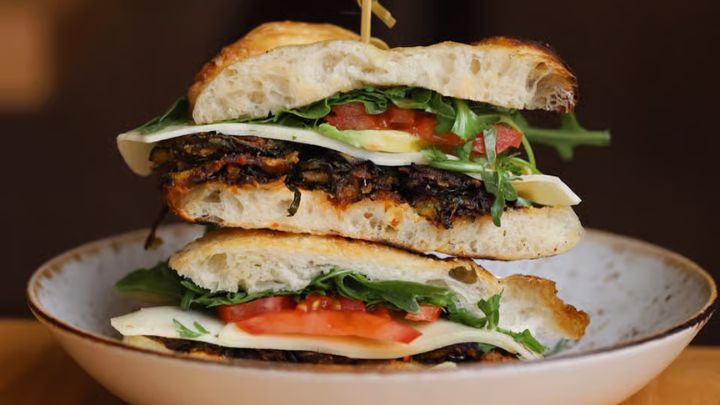 طرز تهیه ساندویچ مرغ و بادمجان 