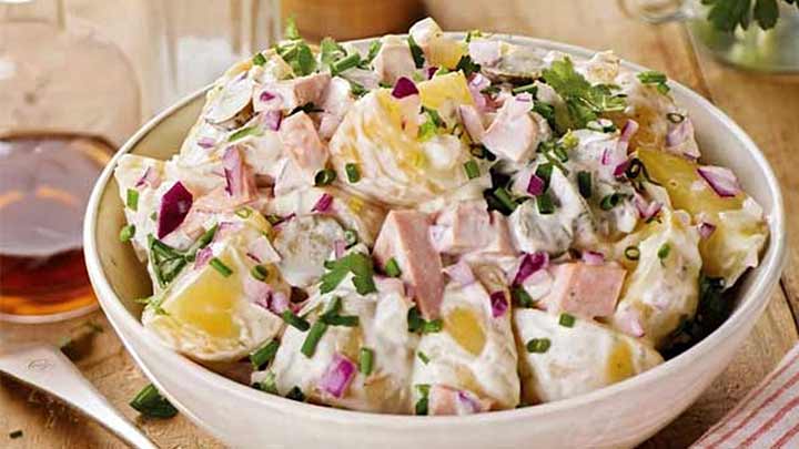 سالاد سیب زمینی آلمانی (سالاد کارتوفل)